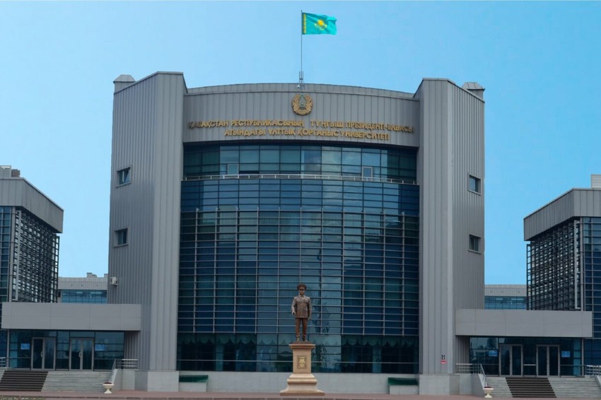 Астанада Нұрсұлтан Назарбаевқа орнатылған ескерткіш алынып тасталды