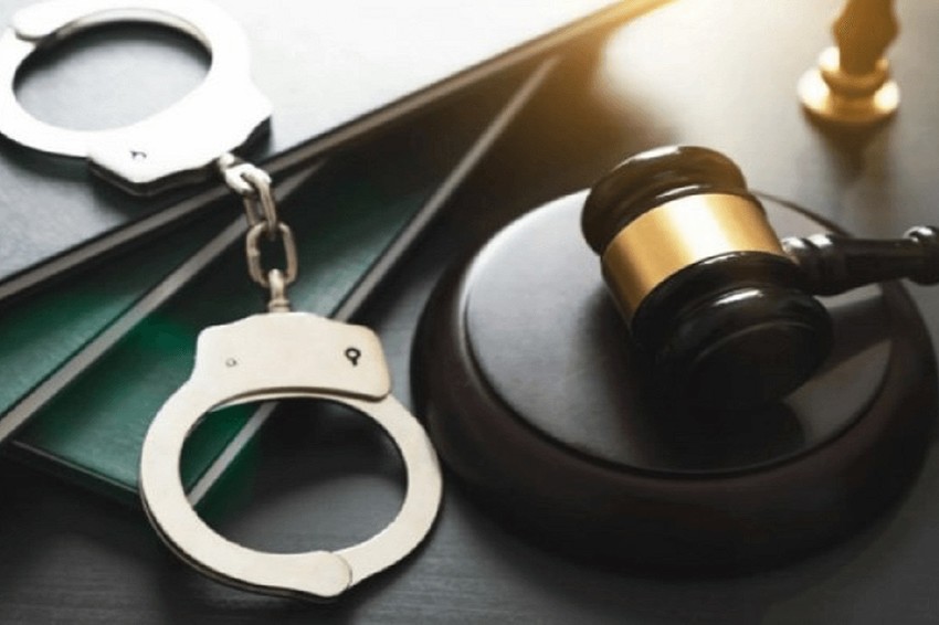 تاكسيستى ولتىرگەن ەكى ءجاسوسپىرىم 12 جىلعا سوتتالدى