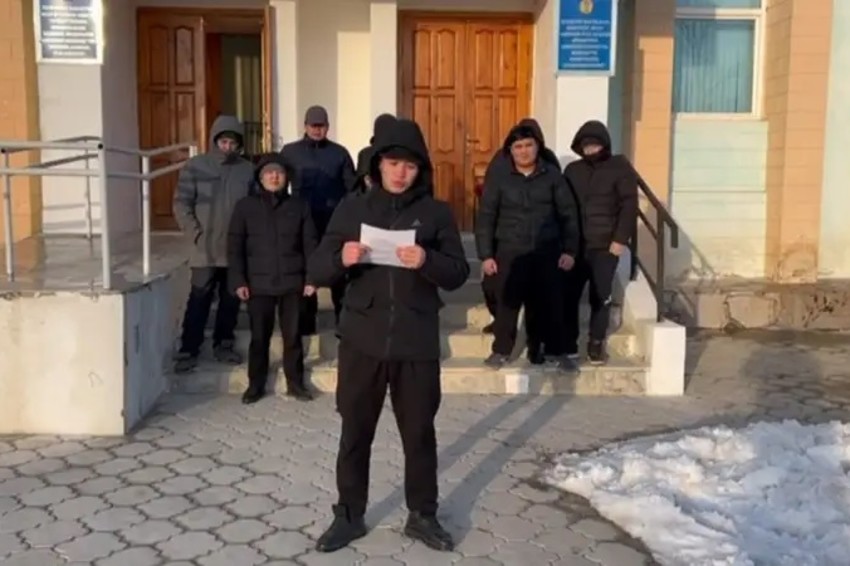Ақшұқыр ауылының жұмыссыз азаматтары да “West Oil” мекемесіне жұмысқа орналастыруды сұрады