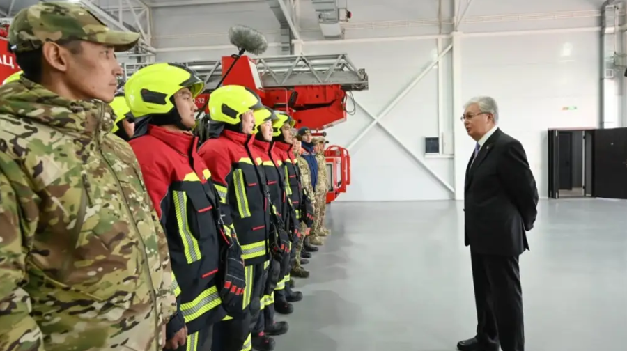 Мемлекет басшысы Астанадағы жаңа өрт сөндіру бөліміне барды