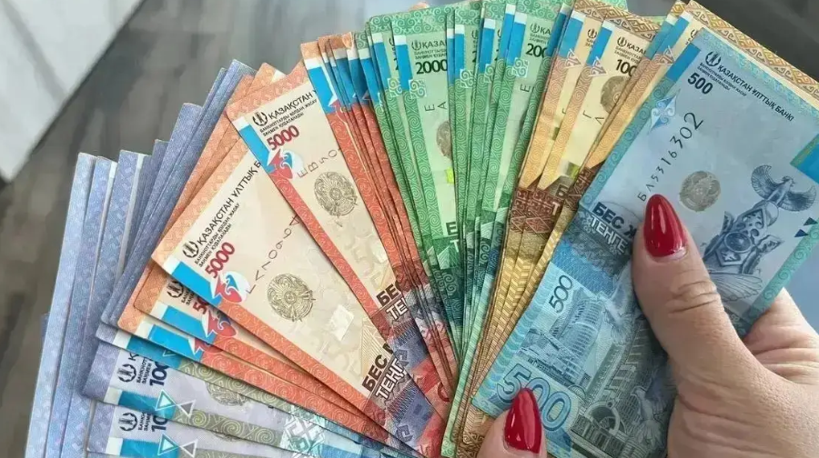 Qazaqstanda ortasha jalaqy 423 myń teńge boldy