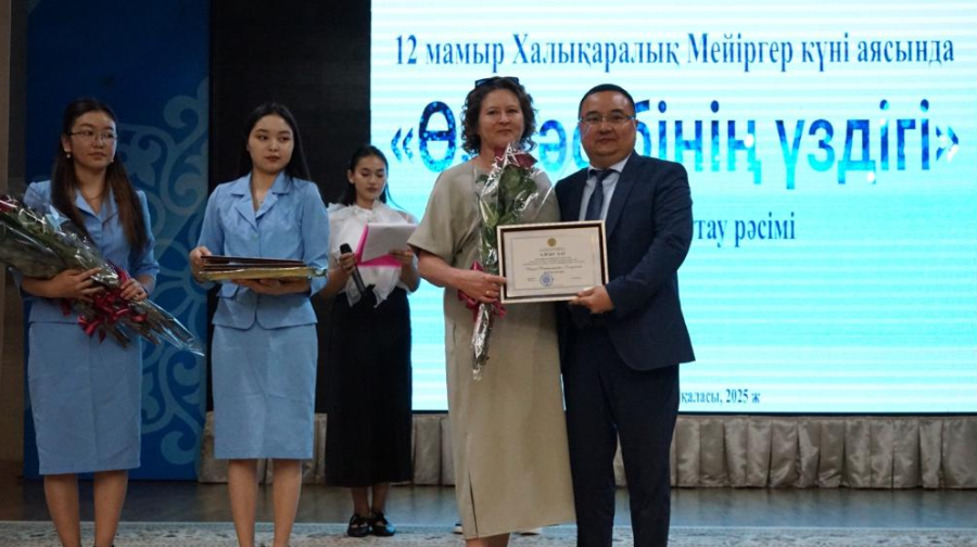 Талдықорғанда ақ халатты абзал жандарға құрмет көрсетілді