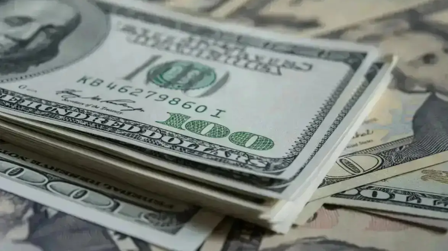 دوللار 550 تەڭگەدەن استى: ۇلتتىق بانك ينتەرۆەنسيا جۇرگىزەدى