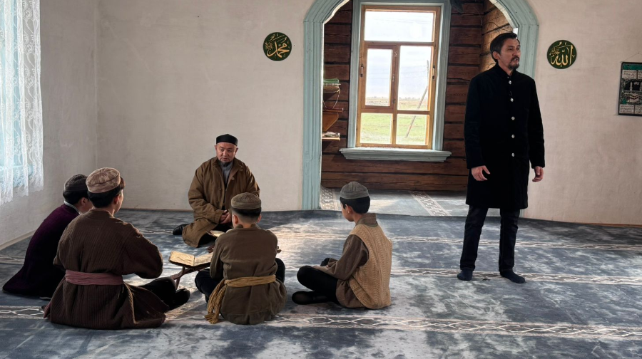 Абай мұрасының қағаз бетіне таңбалану тарихын баяндайтын фильм түсірілуде