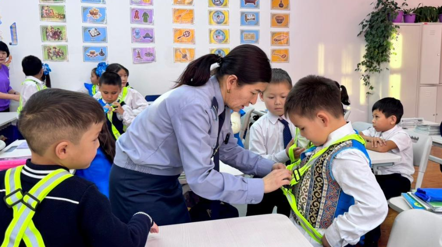 جەتىسۋدا بالالاردىڭ قاۋىپسىزدىگىن قامتاماسىز ەتۋ بويىنشا اتا-انالارمەن بىرلەسكەن جوبا قولعا الىندى