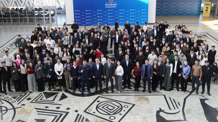 «زاڭ مەن ءتارتىپ» يدەولوگەماسى اياسىندا «Legal Talk: اشىق ميكروفون» فورماتىنداعى جاستار فورۋمى ءوتتى