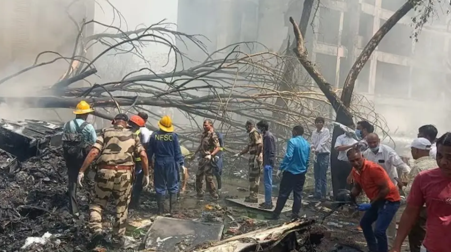 ءۇندىستاندا جولاۋشىلار ۇشاعى قۇلاپ، 200-دەن اسا ادا كوز جۇمدى