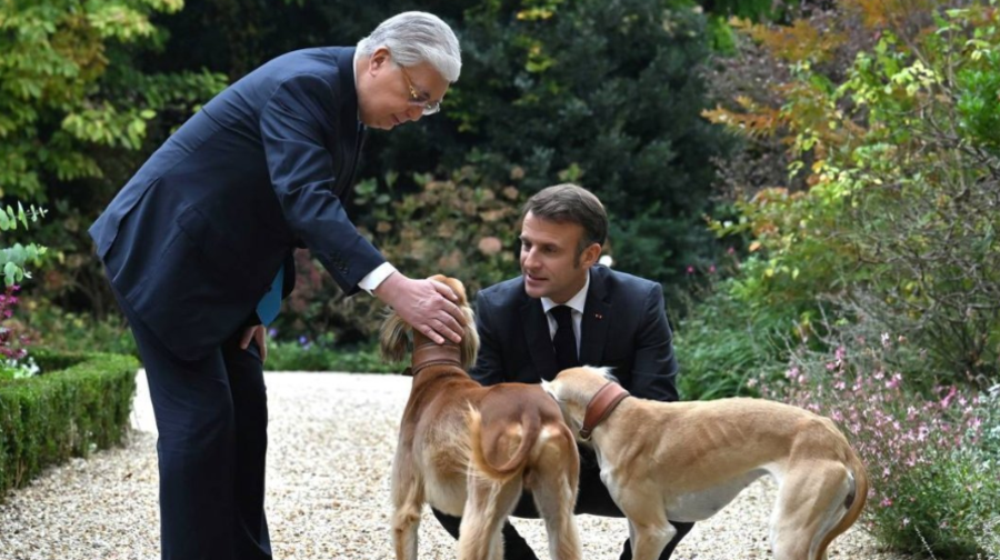 Prezıdenttiń Fransıaǵa sońǵy sapary neni ańǵartady  