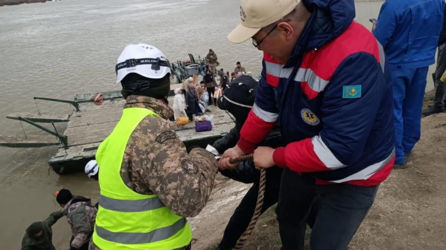 10 مىڭنان استام ادام بقو-داعى سۋ تاسقىنىنا قارسى جۇمىستارعا جۇمىلدىرىلعان