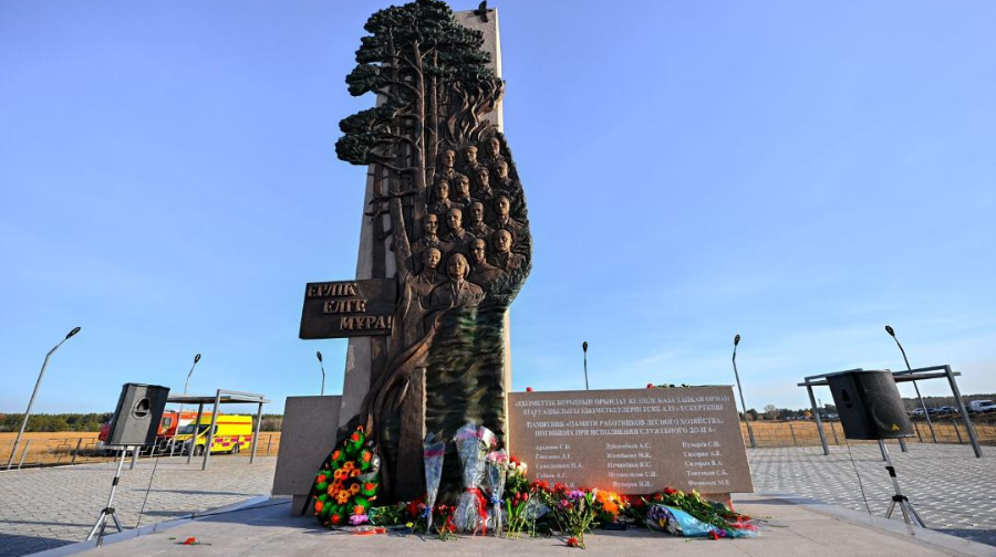 Абай облысында өрт сөндірушілер мен орманшыларға ескерткіш орнатылды