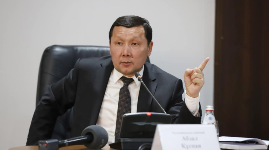 АБЗАЛ ҚҰСПАН: САРАПШЫСЫМАҚ, ВИДЕОБЛОГЕРЛЕР МЕН САЯСАТКЕРСЫМАҚТАР ШЕКТЕН ШЫҒЫП БОЛДЫ